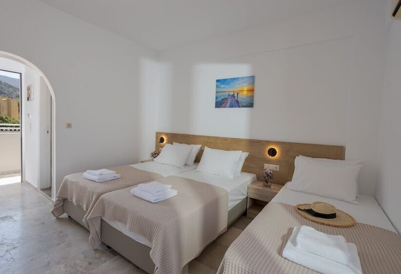 Номер Стандарт Трехместный, Amara Seaside By Estia