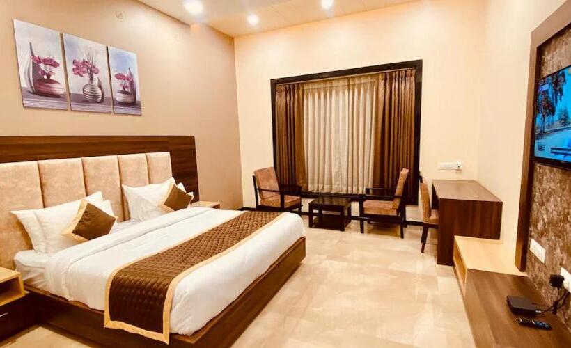 חדר דלוקס, Skyworld Hotels & Resorts