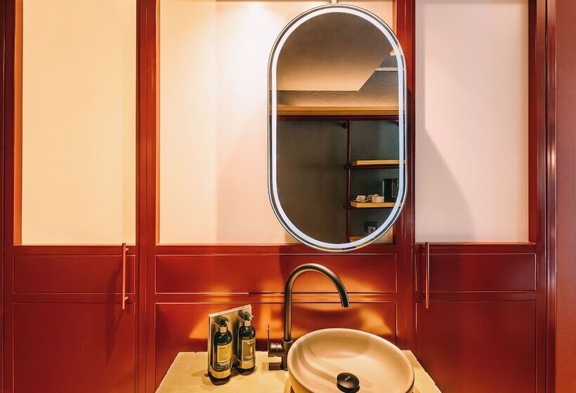 标准间, Tribe Medellín