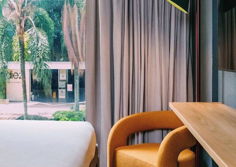 스탠다드 룸, Tribe Medellín