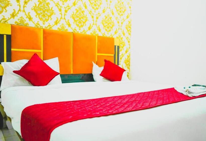 Номер Deluxe, Shubham Paradise Noida 70