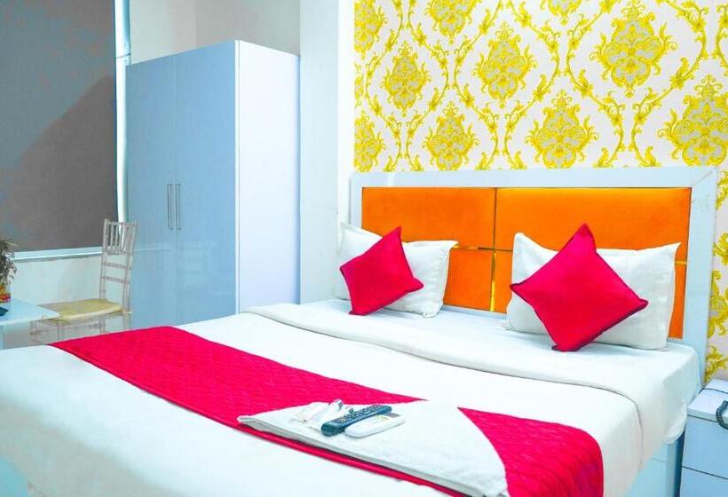Номер Deluxe, Shubham Paradise Noida 70