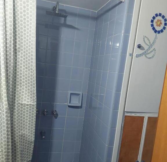 اتاق استاندارد با سرویس بهداشتی مشترک, Maily Guest House