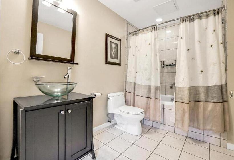 标准间带漩涡浴缸, Moondance Ridge Suites