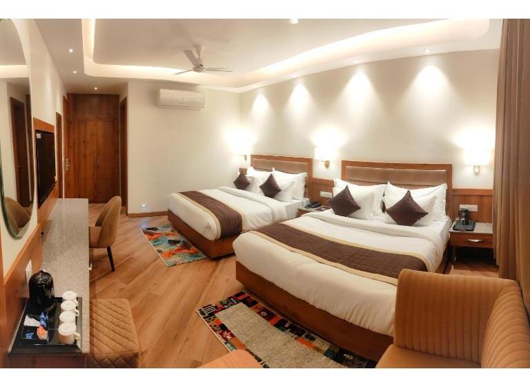 Quarto Familiar Deluxe, The Grand Dewan