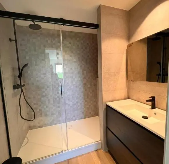Standard-huone, Inova   Comfort Room With Private Bathroom And Shared Facilities