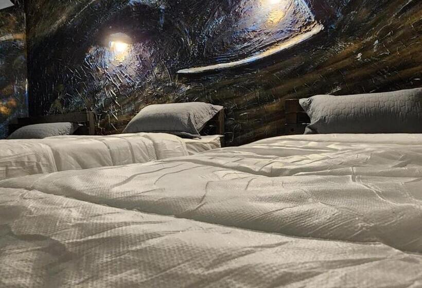 اتاق کلاسیک سه تخته, Petra Musa Rural House