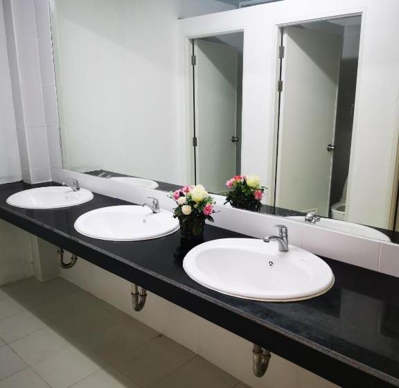 Кровать в Общей Комнате, Bbvc Hostel   Collegestay