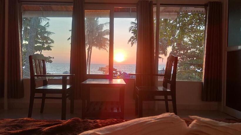 Номер Deluxe Вид на Море, Marari Blue Whale Beach House