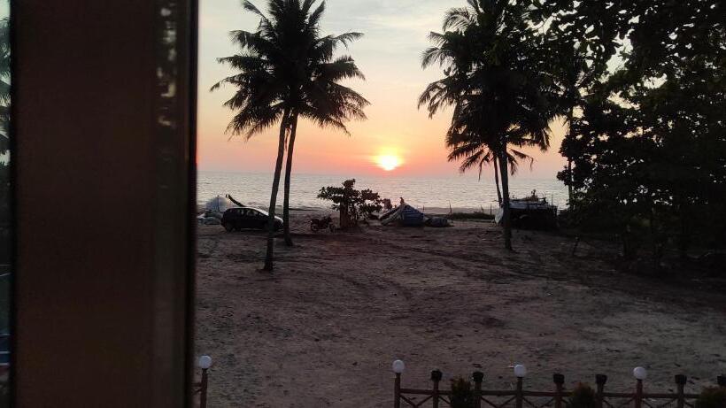 豪华海景房, Marari Blue Whale Beach House