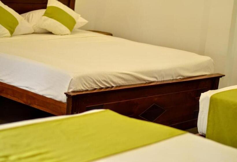 ファミリールーム, Sky House Ahangama