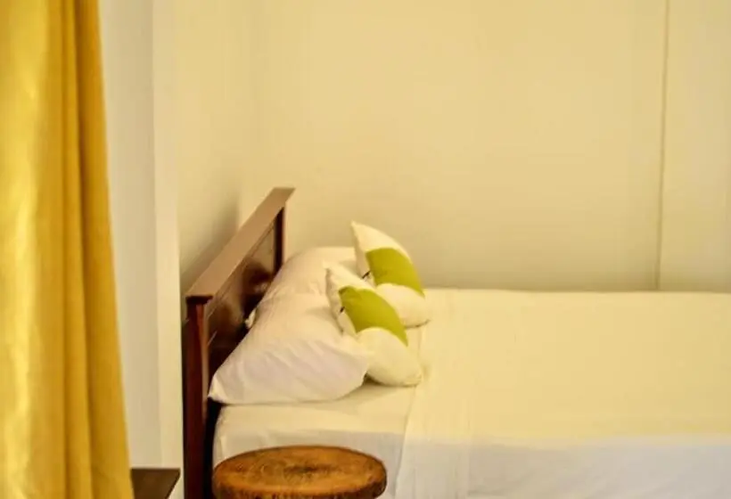 Standard Yhden Hengen Huone, Sky House Ahangama