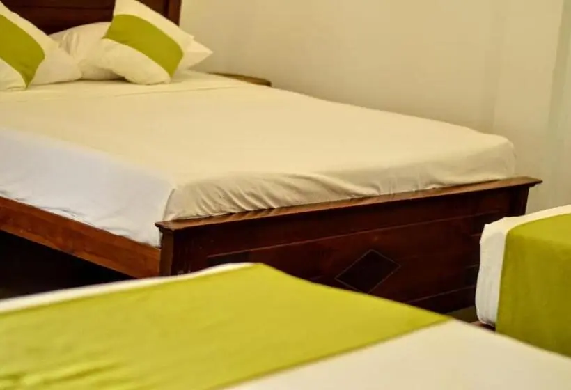 Standard Kolmen Hengen Huone, Sky House Ahangama