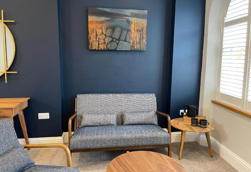 带大床的高级房间, Rooms At Allium