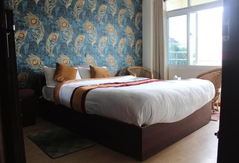 اتاق استاندارد با بالکن, Ghar Aagan