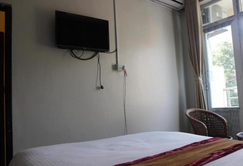 اتاق استاندارد, Ghar Aagan