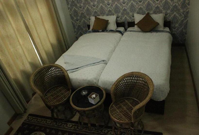 اتاق استاندارد, Ghar Aagan