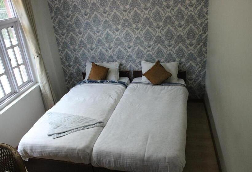 اتاق استاندارد, Ghar Aagan