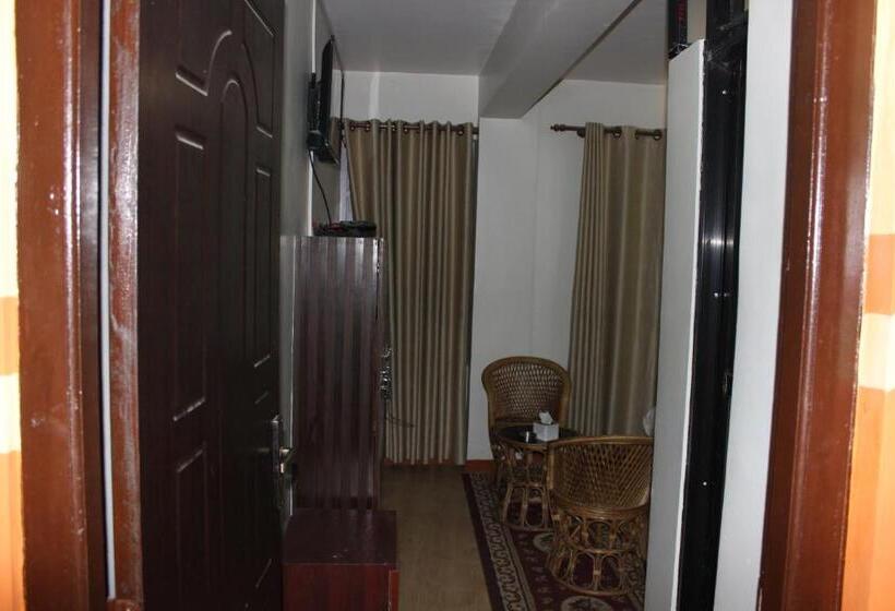 اتاق استاندارد, Ghar Aagan