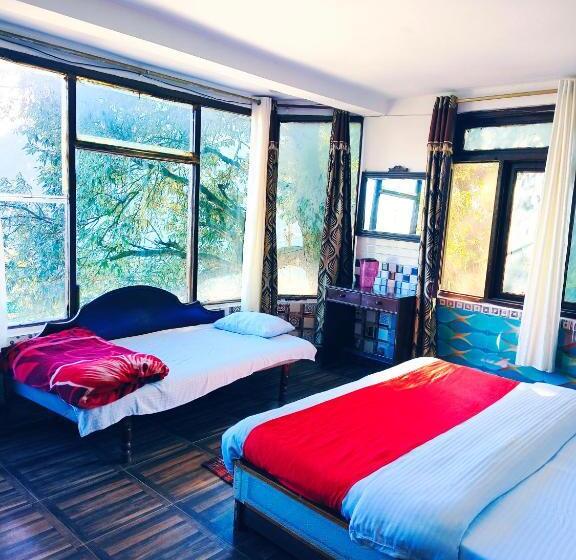 اتاق استاندارد, Holiday Plaza Dalhousie   Near Ghandhi Chowk Mall Road