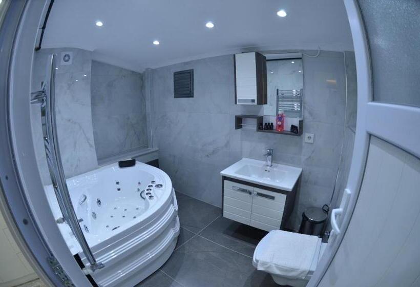 Quarto Deluxe Vista Mar, Işıl