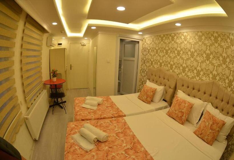 Quarto Triplo Estandar com Sacada, Işıl
