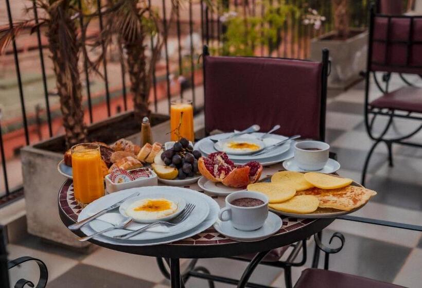 آپارتمان 1 خوابه با تراس, Dar Nourdha