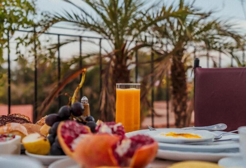 اتاق لوکس, Dar Nourdha