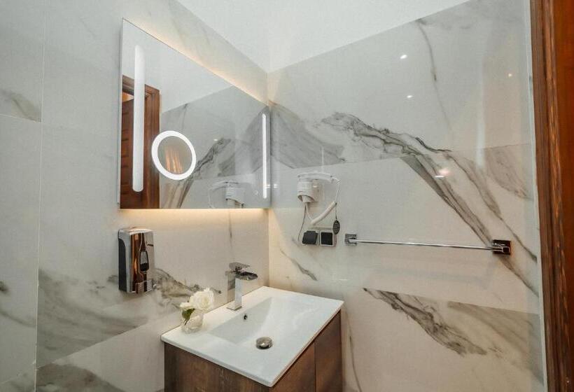 اتاق لوکس, Dar Nourdha