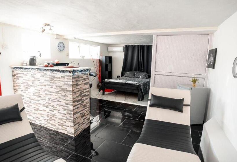 اتاق استاندارد, Studio B