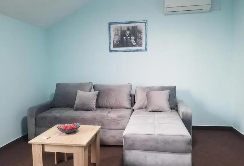 اتاق استاندارد چهار تخته, Vila Dvor Subotica