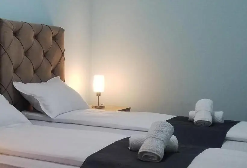 Economy Triple Room, Vila Dvor Subotica