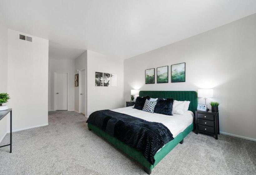 דירת שני חדרים, Beverly Hills Glamour Oasis 2 Br Apt With Parking 304