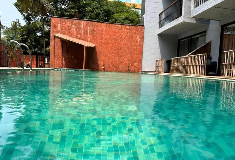 バルコニー付きデラックスルーム, De Aqua Resort