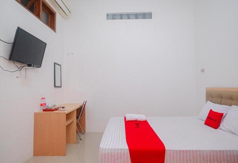 Номер Deluxe, Reddoorz Syariah Near Alun Alun Temanggung