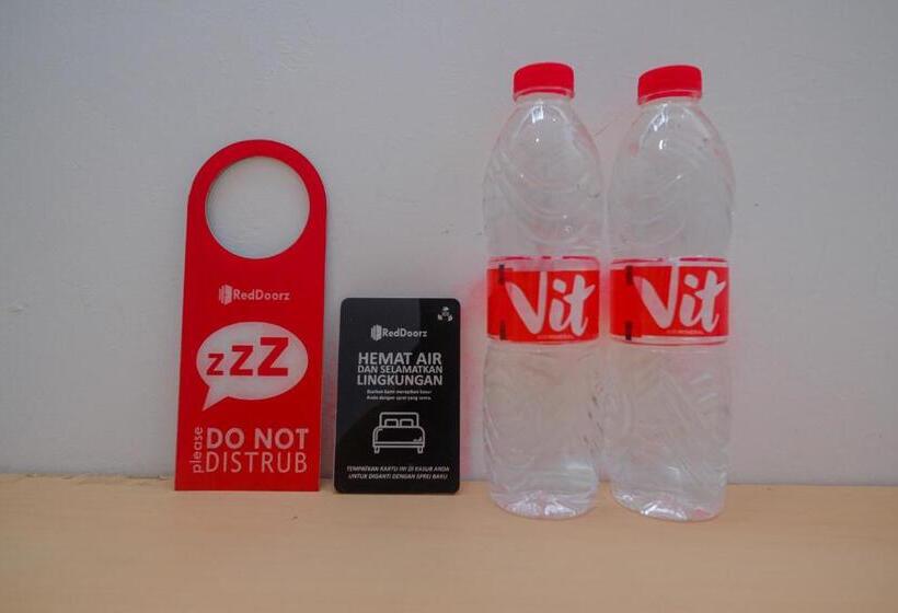 Номер Deluxe, Reddoorz Syariah Near Alun Alun Temanggung