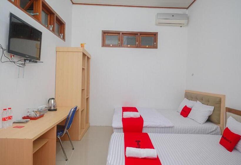 Семейный Номер, Reddoorz Syariah Near Alun Alun Temanggung