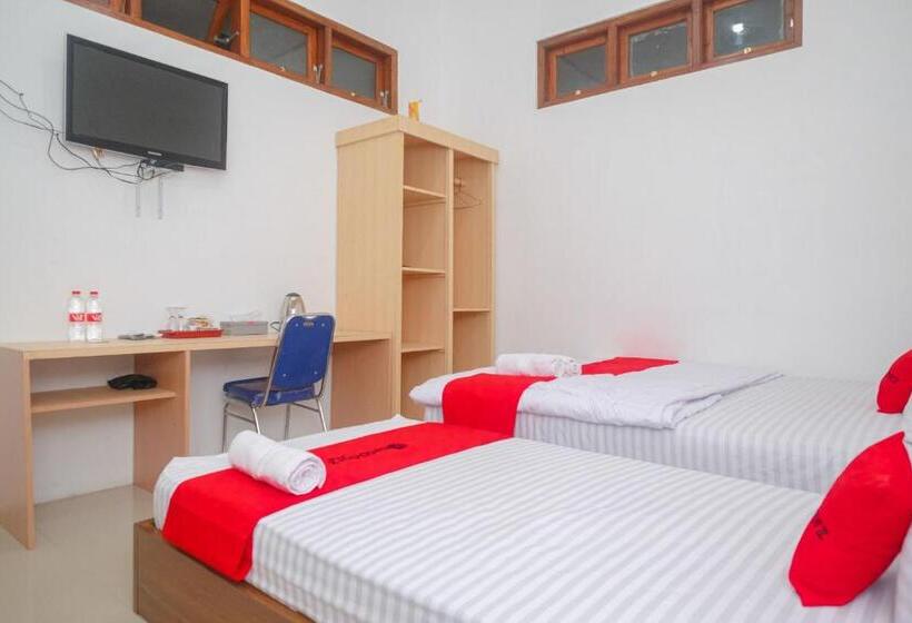 Семейный Номер, Reddoorz Syariah Near Alun Alun Temanggung