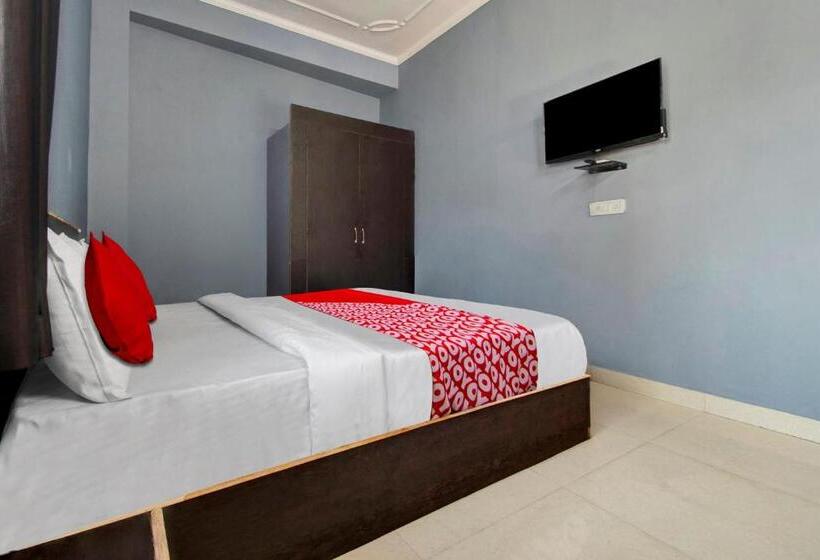 חדר קלאסי לשלושה, Grand Aana Inn