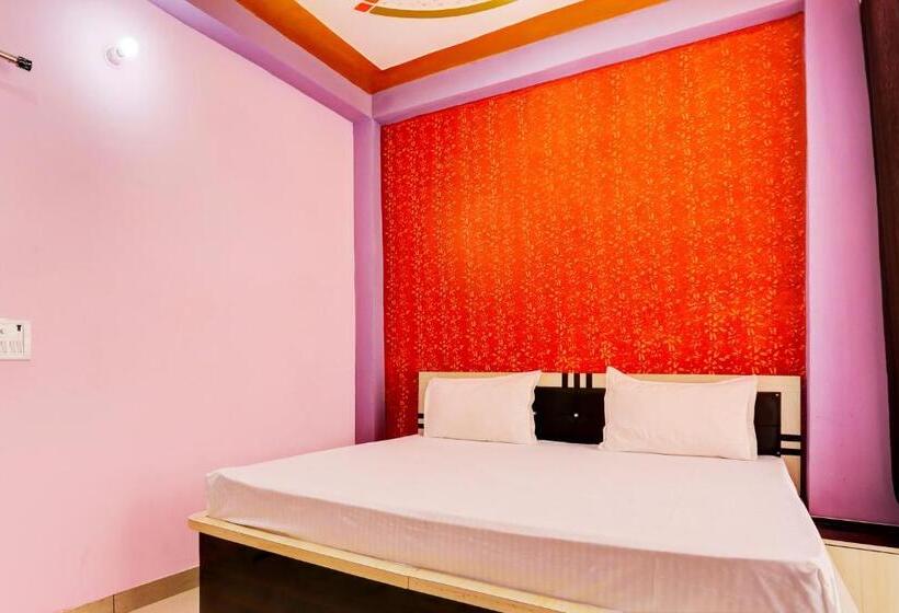 Трехместный Номер Классика, Oyo Hotel Rockland