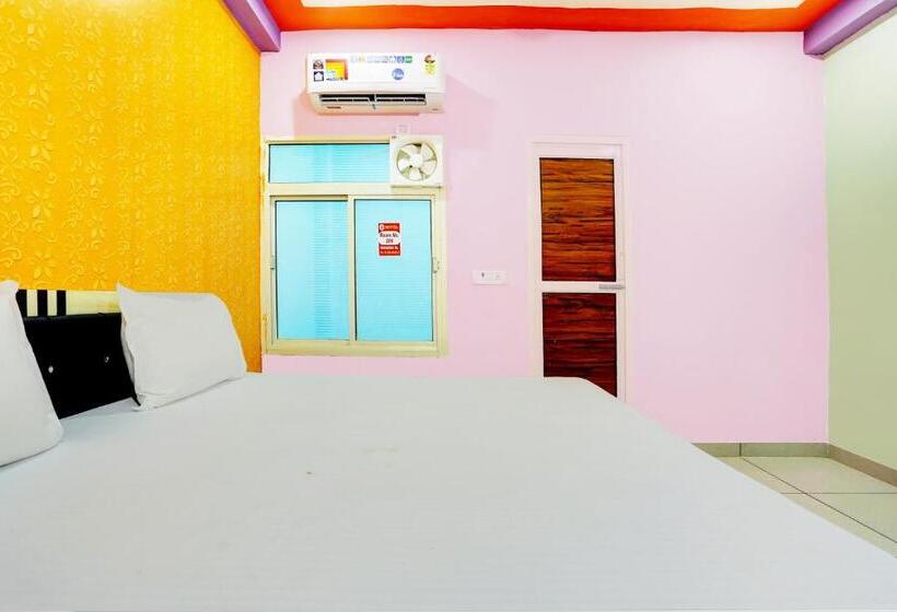 Трехместный Номер Классика, Oyo Hotel Rockland