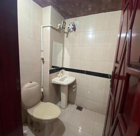 اتاق لوکس, Jinnah Inn Guest House