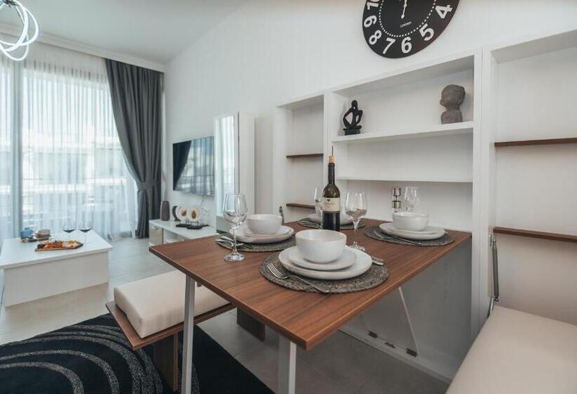 استودیو استاندارد با چشم‌انداز باغ, Pearl Island Homes
