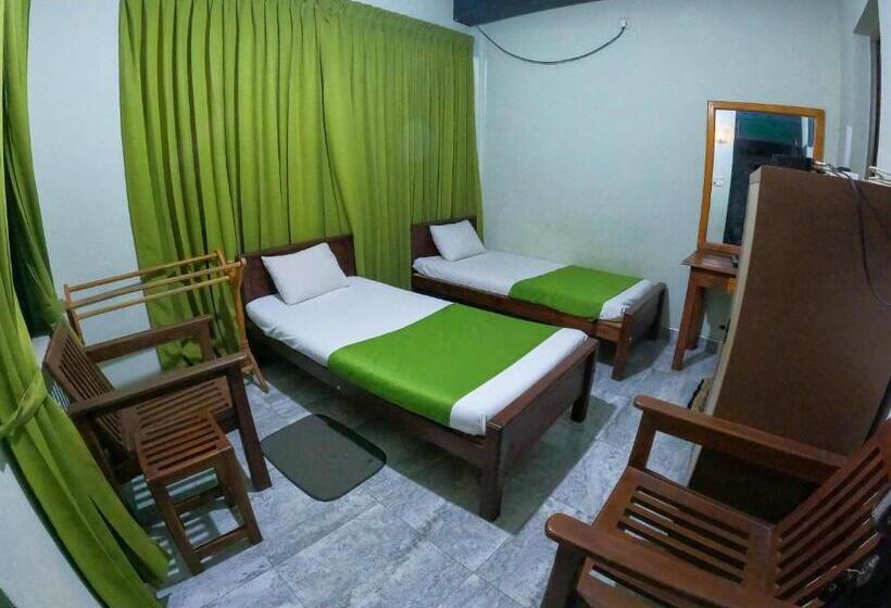 اتاق اکونومی, Samara Guest Inn