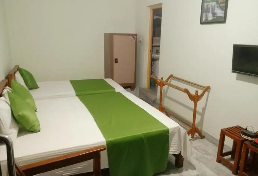 デラックストリプルルーム, Samara Guest Inn