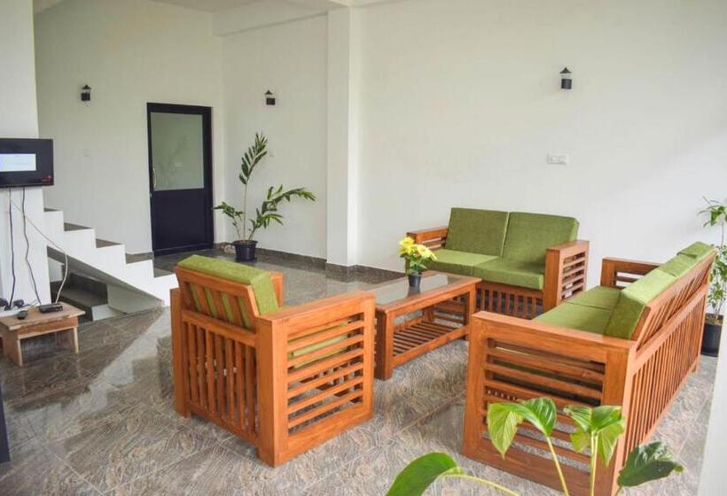 اتاق لوکس سه تخته, Samara Guest Inn