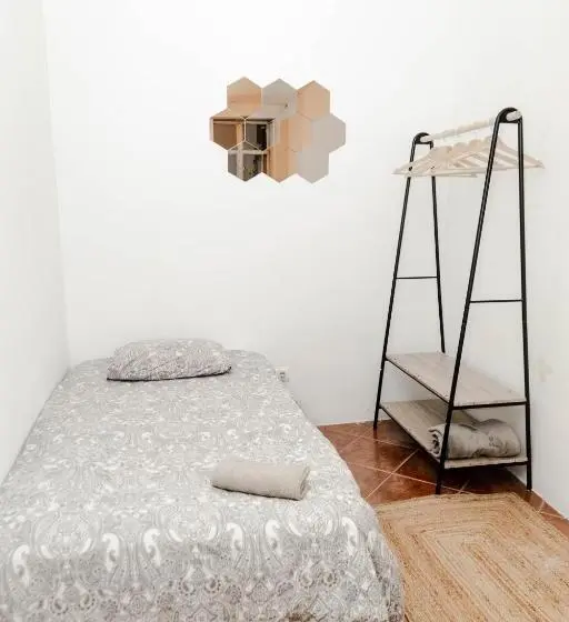 اتاق استاندارد یک نفره, Shared Apartment With Bright Private Patio In Lisboa