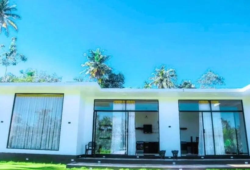 1 Bedroom Apartment Lake View, The Glade