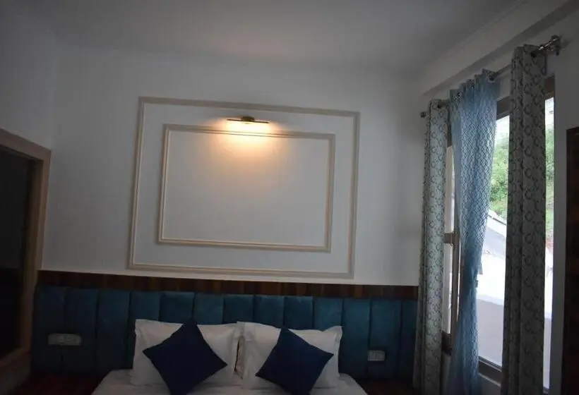 Perhehuone, Chopta House Hotel And Restaurant