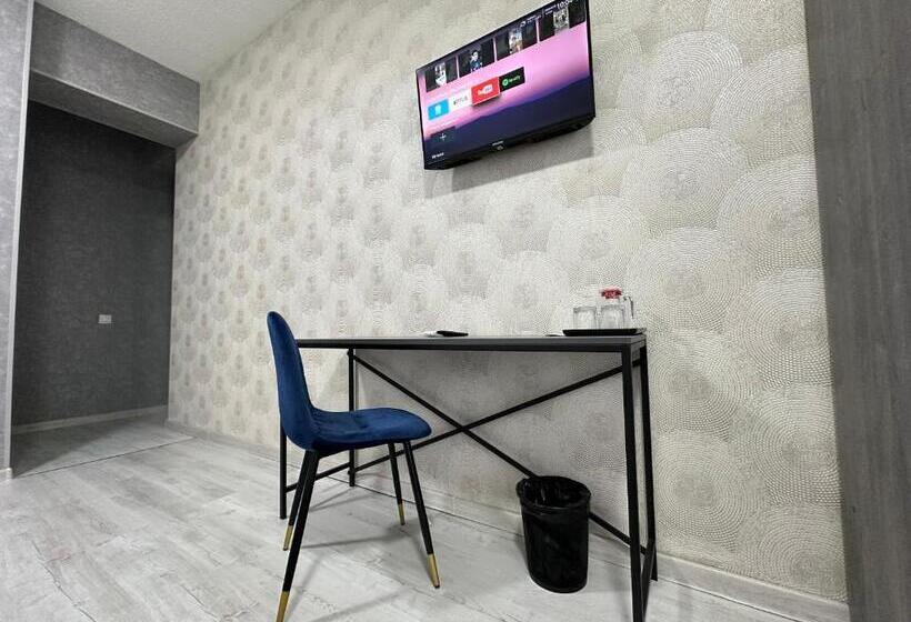 Habitació Estàndard, Minguzar